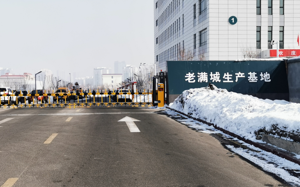 呼吸氣瓶水壓試驗(yàn)機(jī)在國(guó)網(wǎng)烏魯木齊供電公司調(diào)試完畢